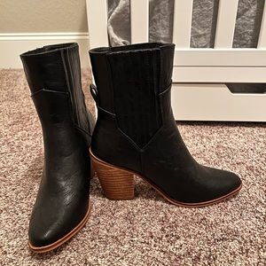 Black boots from VICI. Never wore them. New new!
